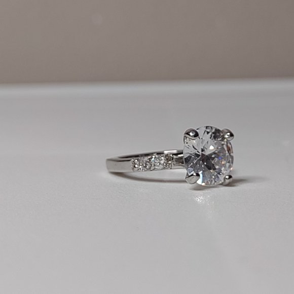 Size 5.75 Ring With Large Clear Stone - Picture 8 of 13